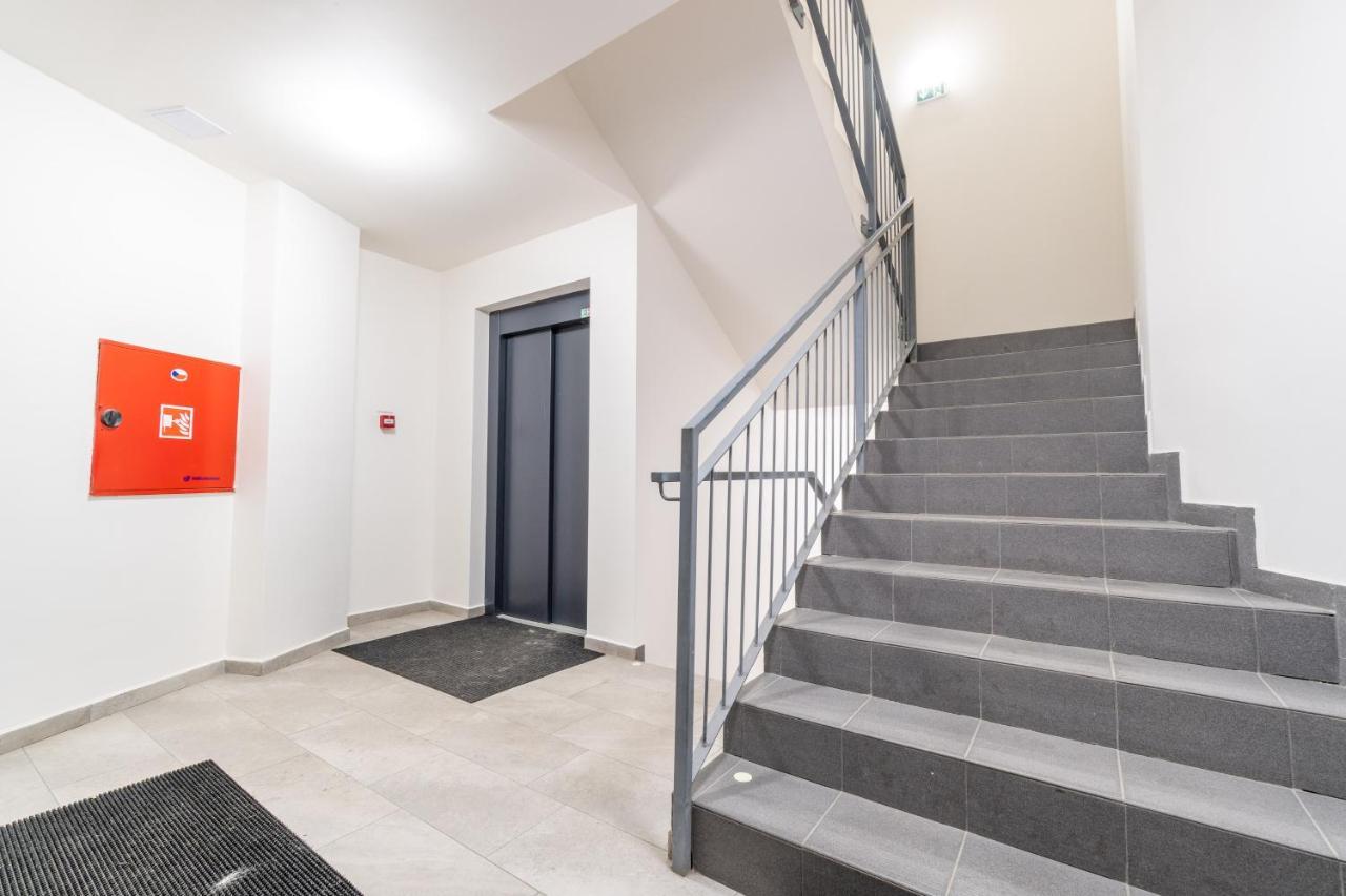 Brand New Two Room Apartment #26 With Free Secure Parking Close To Center Πράγα Εξωτερικό φωτογραφία